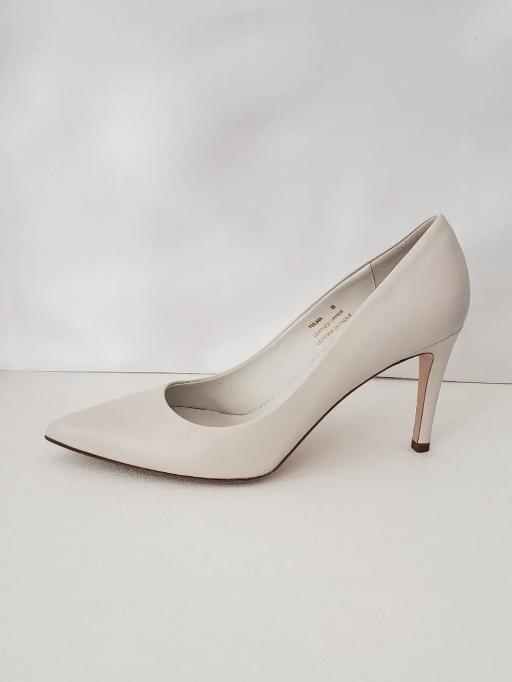 Bruno Magli Telma Bone Leather Pumps Made in Italy Pointed Toe Size 6